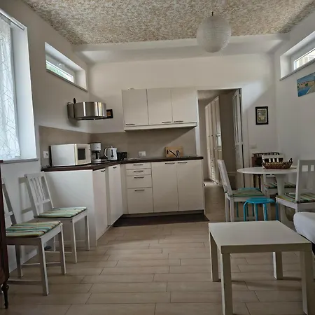 Cozy & Charming House On The Sorrento Coast *